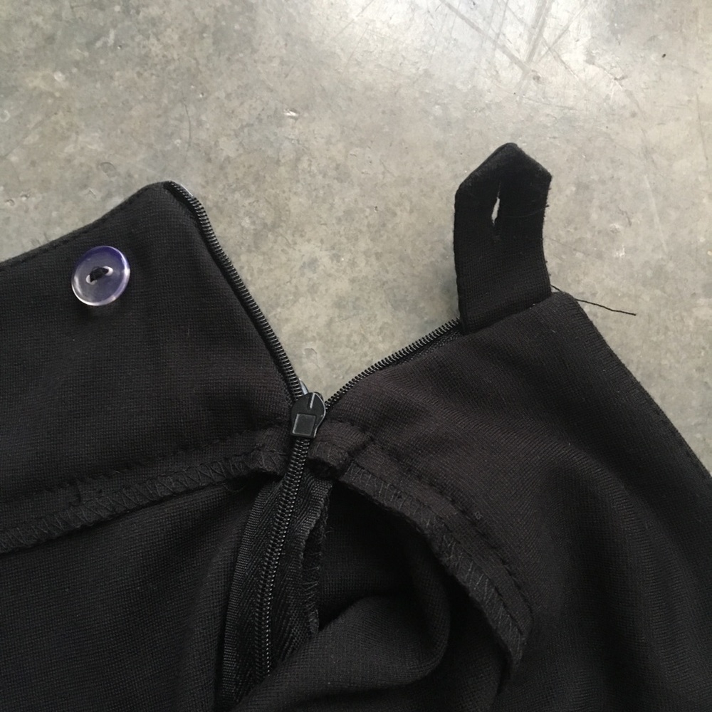 Black pencil skirt - Picture 3 of 3